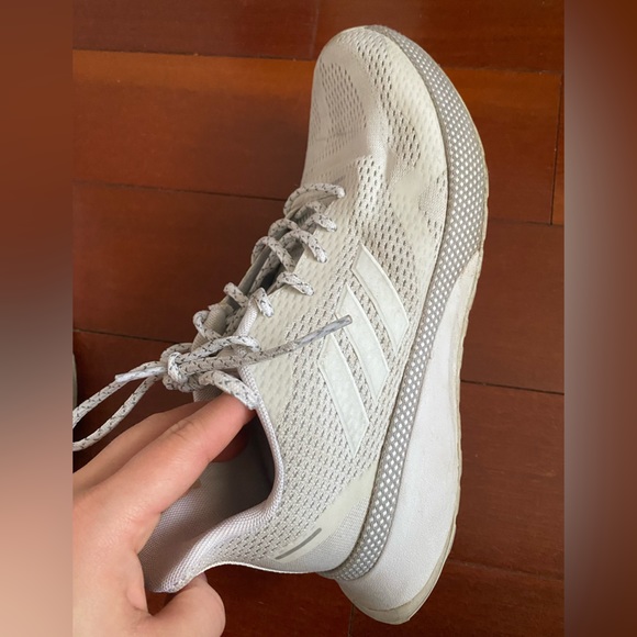 Adidas shoes - Picture 3 of 4